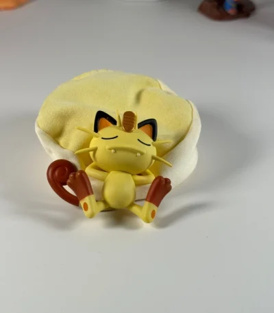 Pokémon Meowth Ornament (1)